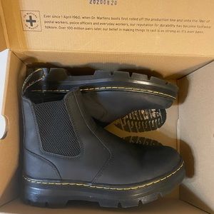 Dr Martens 2976 leather Chelsea boots